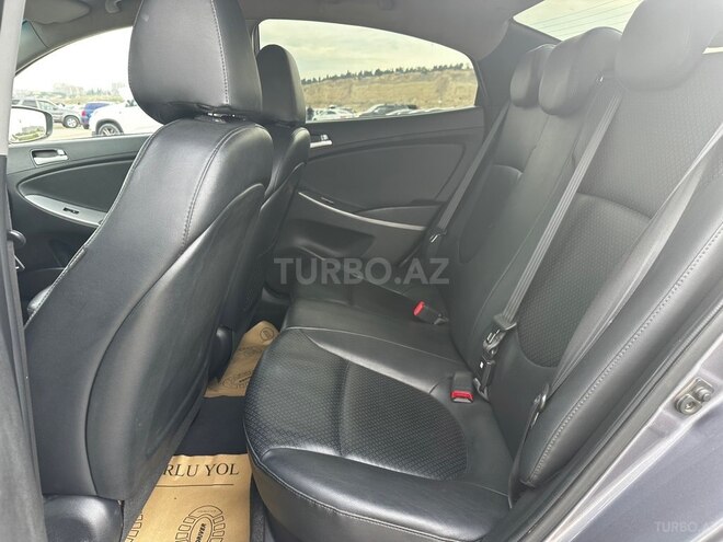 Hyundai Accent-16