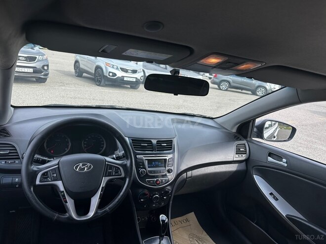 Hyundai Accent-18