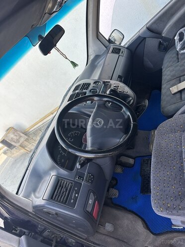 Mercedes Vito 112 CDI-11