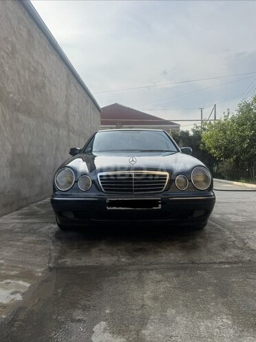 Mercedes E 320-4