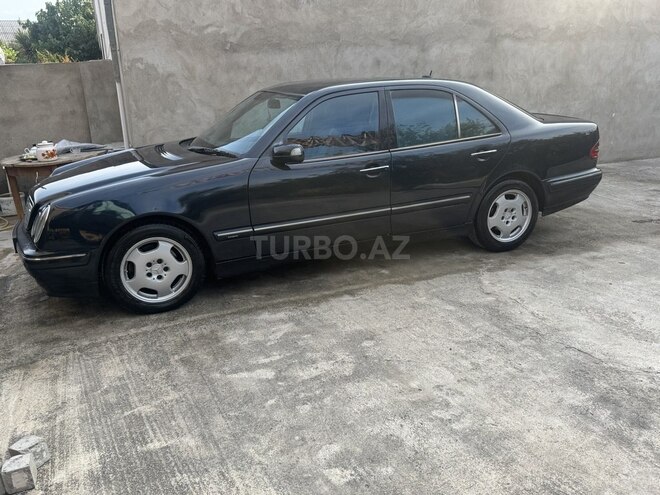 Mercedes E 320-8