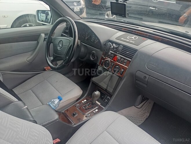 Mercedes C 200-8