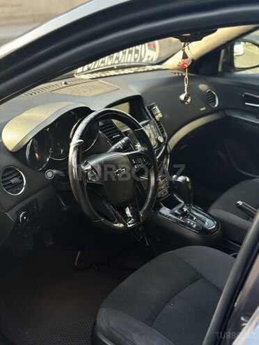 Chevrolet Cruze-12