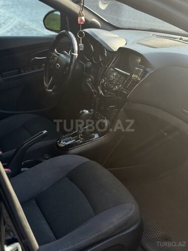 Chevrolet Cruze-13