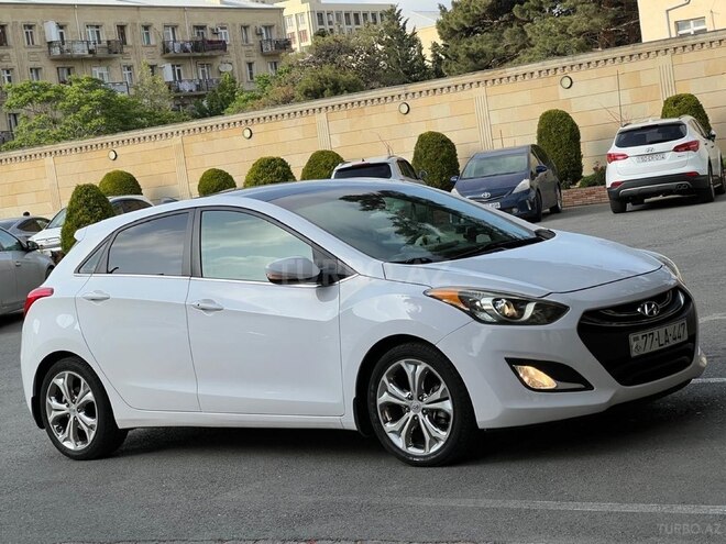 Hyundai Elantra-2
