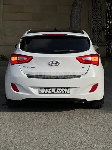 Hyundai Elantra-3