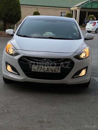 Hyundai Elantra-1