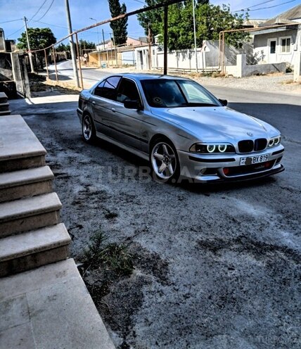 BMW 528-2