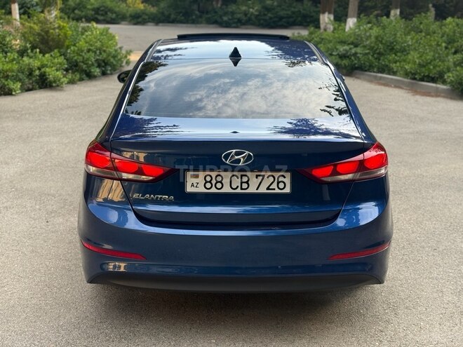 Hyundai Elantra-14