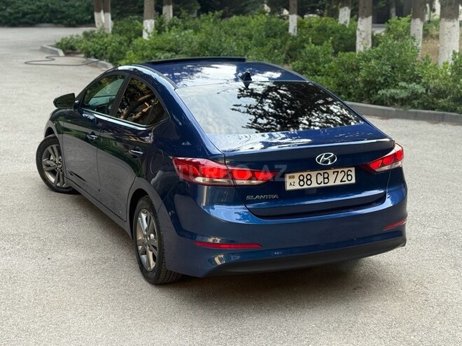 Hyundai Elantra-15