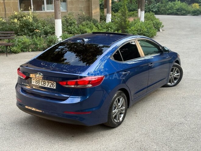 Hyundai Elantra-16