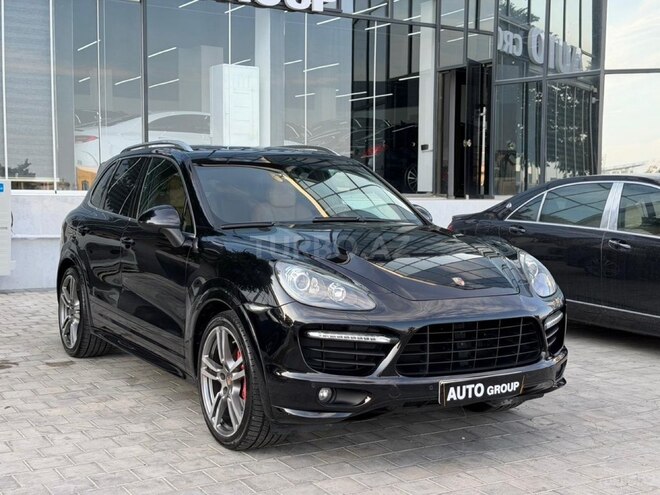 Porsche Cayenne Turbo S-7