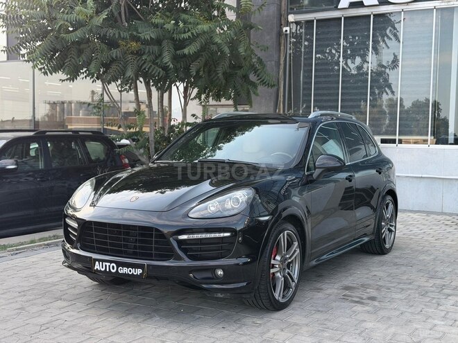 Porsche Cayenne Turbo S-11