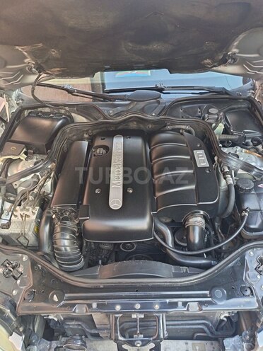 Mercedes E 200-8