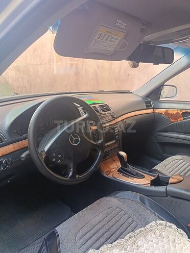 Mercedes E 200-4