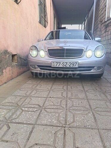 Mercedes E 200-1