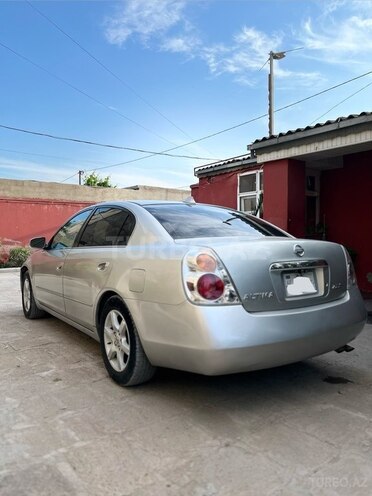 Nissan Altima-3