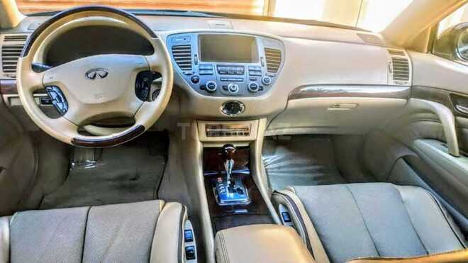 Infiniti Q45-5