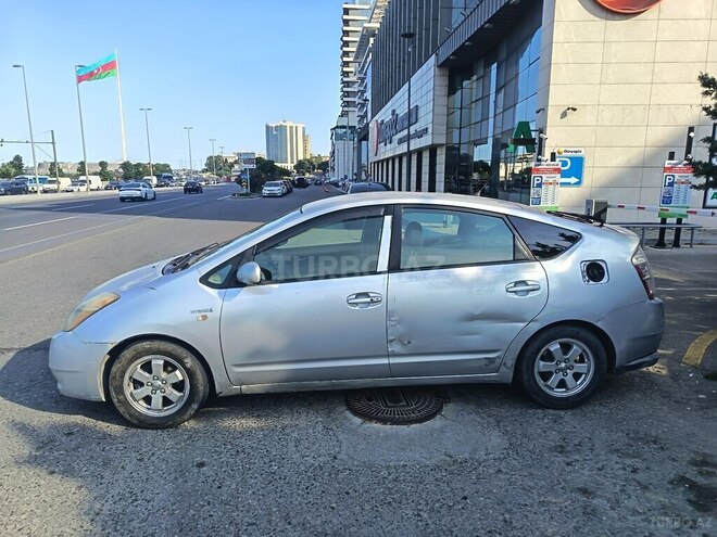 Toyota Prius-3