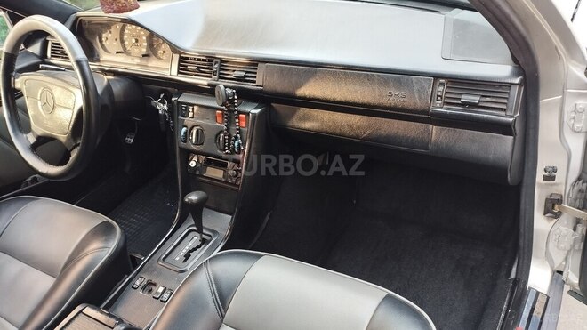Mercedes 300 D-6