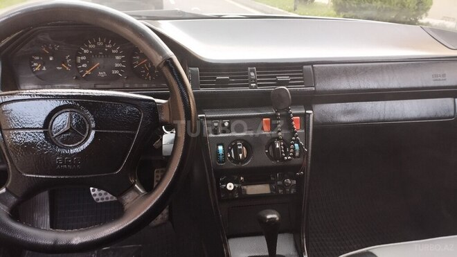 Mercedes 300 D-16