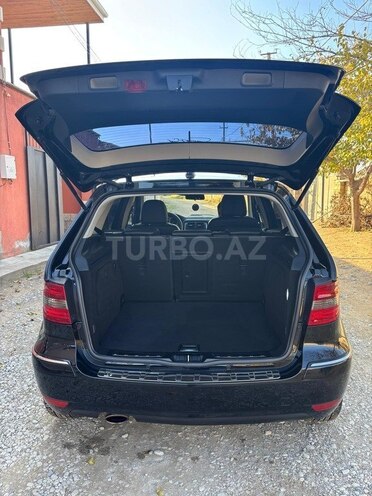 Mercedes B 180-8