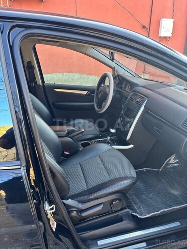 Mercedes B 180-5