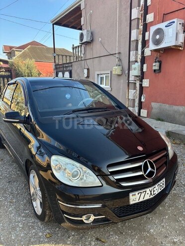 Mercedes B 180-10