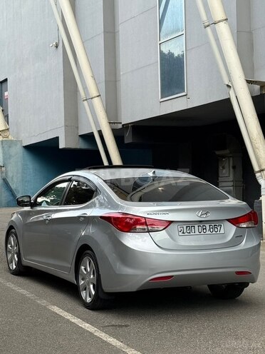 Hyundai Elantra-6