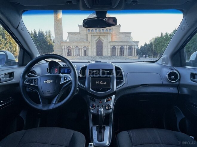 Chevrolet Aveo-8