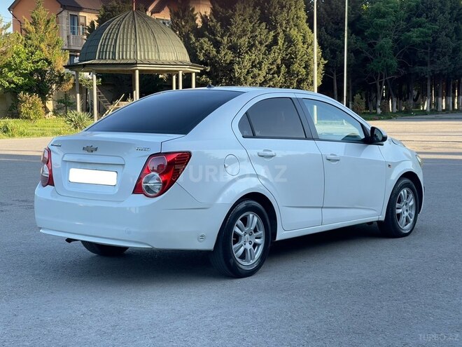 Chevrolet Aveo-4
