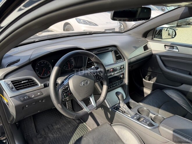 Hyundai Sonata-11