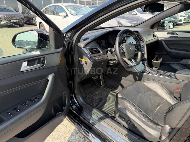 Hyundai Sonata-13
