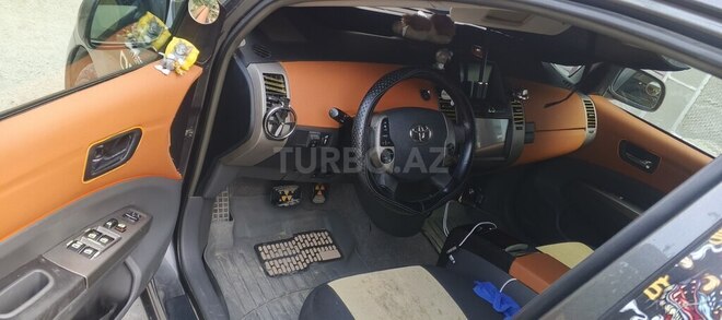 Toyota Prius-3