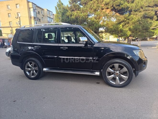 Mitsubishi Pajero-3