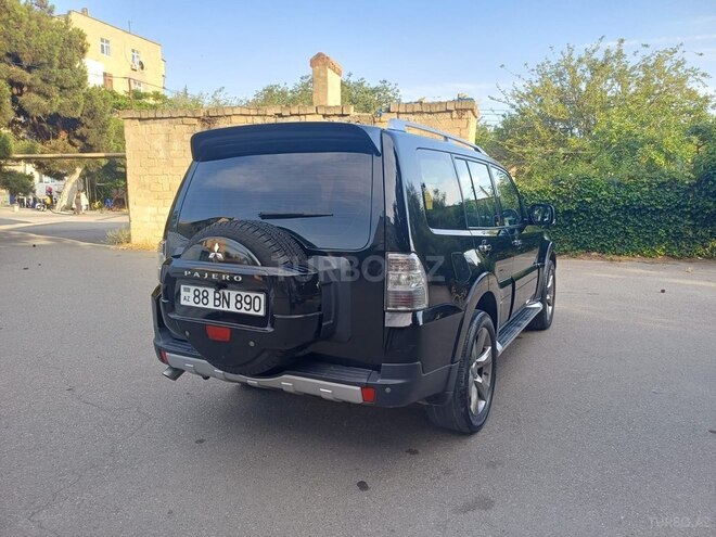 Mitsubishi Pajero-2