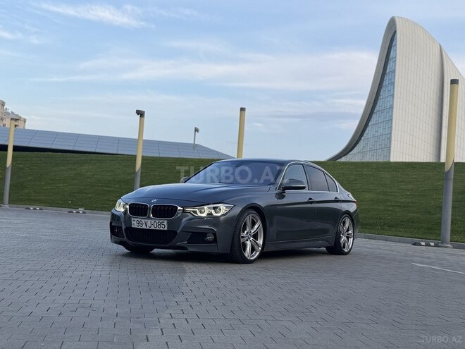 BMW 330-1