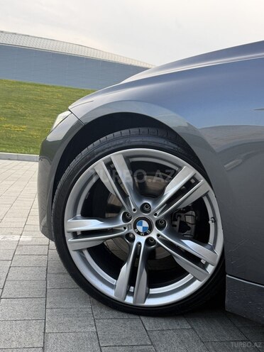 BMW 330-10