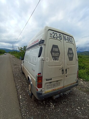 Ford Transit-5