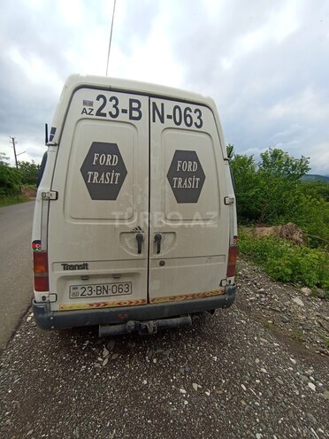 Ford Transit-4