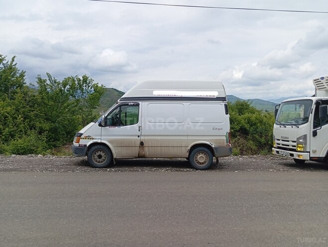 Ford Transit-6