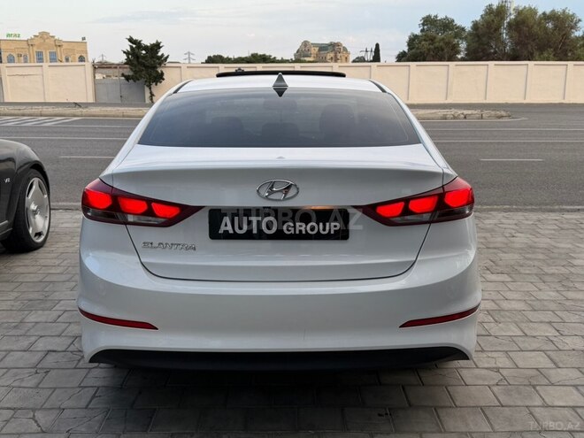 Hyundai Elantra-2