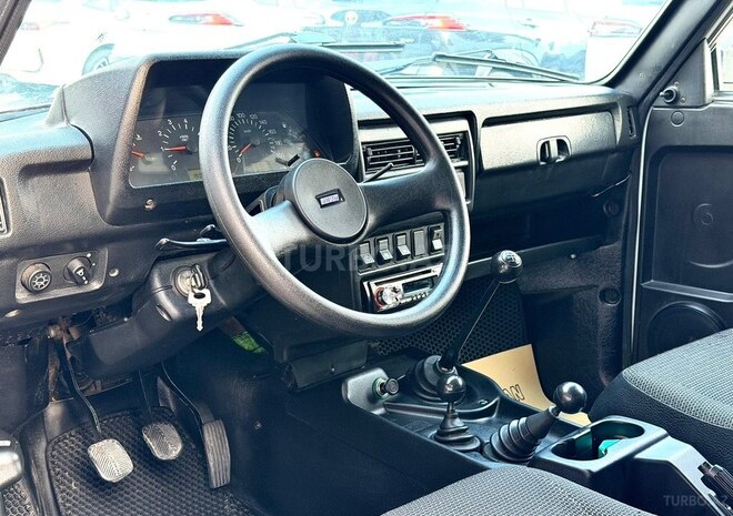LADA (VAZ) Niva-9