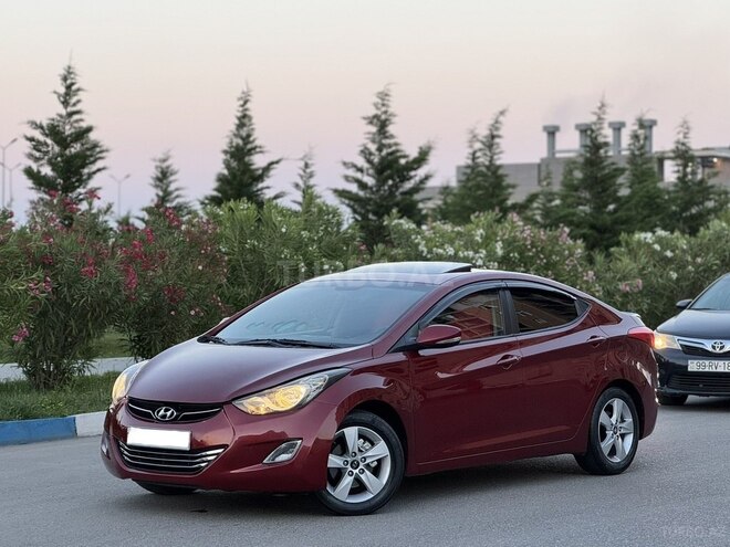 Hyundai Elantra-9