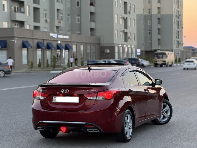 Hyundai Elantra-8
