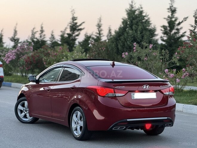 Hyundai Elantra-5