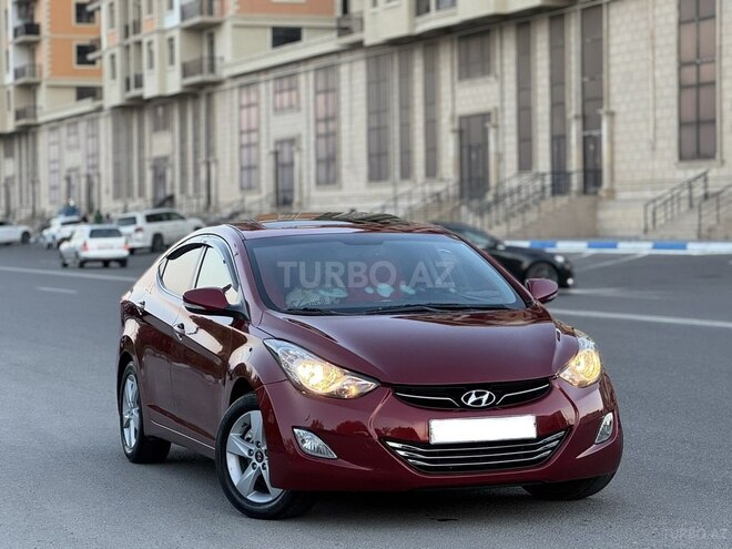 Hyundai Elantra-11