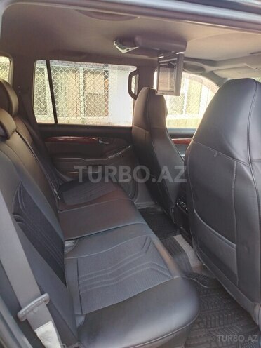 Toyota Land Cruiser Prado-11