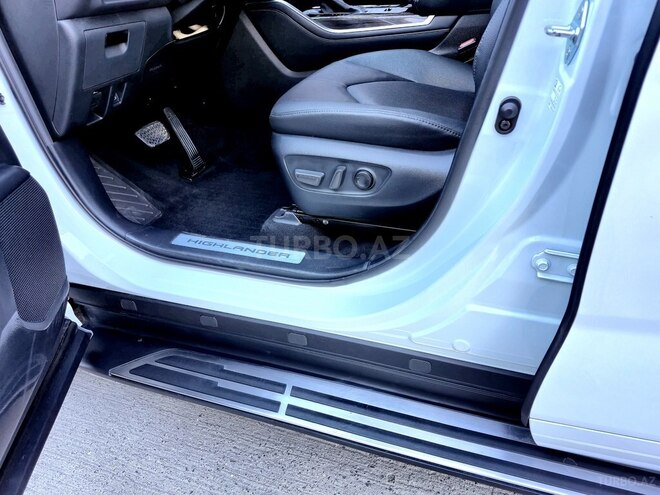Toyota Highlander-27