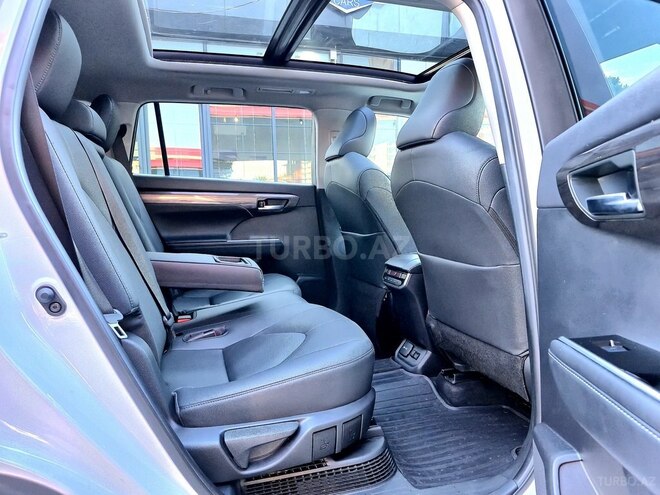 Toyota Highlander-24